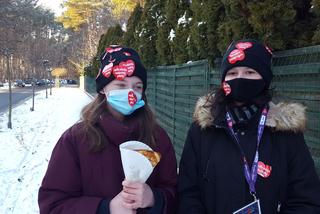 Pomaga pogoda i... przebranie też. Trwa finał WOŚP w Lesznie