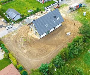 Zakładanie ogrodu po budowie domu. Jak przygotować teren pod ogród