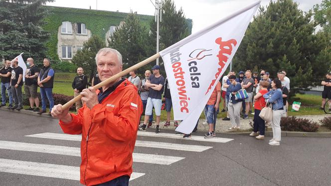 Związkowa "Solidarność" w MAN BUS nadal protestuje! Dziś przed zakładem było głośno