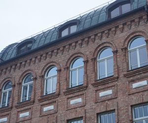 Zabytkowa fasada z XX wieku zachwyca białostoczan. Dzisiaj mieści się tam słynna instytucja