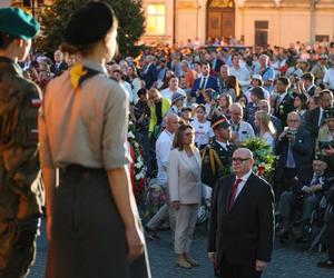 Uroczysta polowa msza święta i Apel Pamięci na pl. Krasińskich