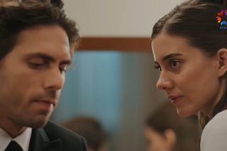 Złoty chłopak zaręczyny Suny i Kayi