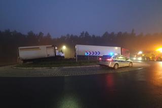 Toruń: Ciężarówki zderzyły się na ŚRODKU RONDA! Tragiczny finał wypadku