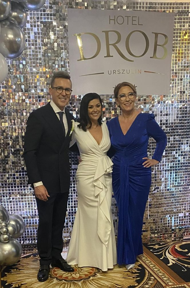 Beata Mazurek z PiS balowała na weselu Cichopek i Kurzajewskiego. Była posłanka wyglądała jak milion dolarów!