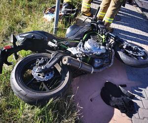 Gostyń: Koszmarny wypadek na DW 928. Motocyklistę zabrał śmigłowiec LPR