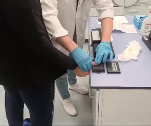 Wjechali autem do jubilera, a potem uciekli z łupem! Jest nagranie z napadu