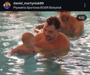 Daniel Martyniuk uczy syna pływać