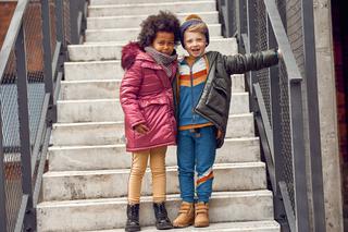 Zima 2021. Jak wybrać idealną zimową kurtkę dla dziecka?