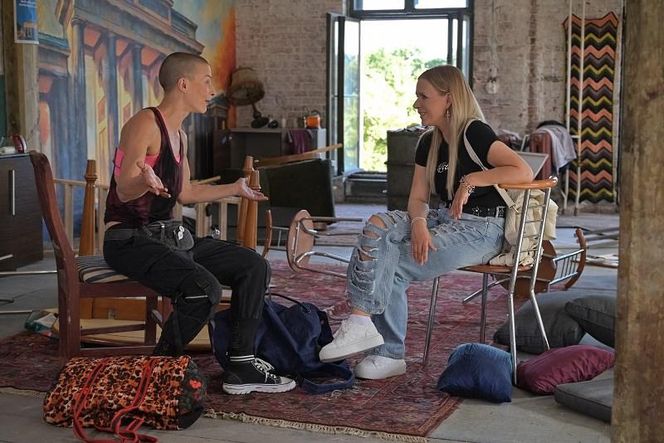 Pierwsza miłość, odcinek 4082. Dominika (Aneta Zając), Karma (Monika Dawidziuk)