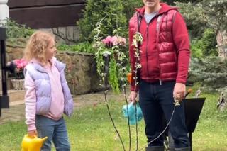 M jak miłość na planie nowego sezonu po wakacjach 2023. Kamil (Marcin Bosak), Pola (Hania Nowosielska)