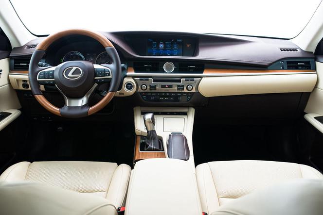 2016 Lexus ES