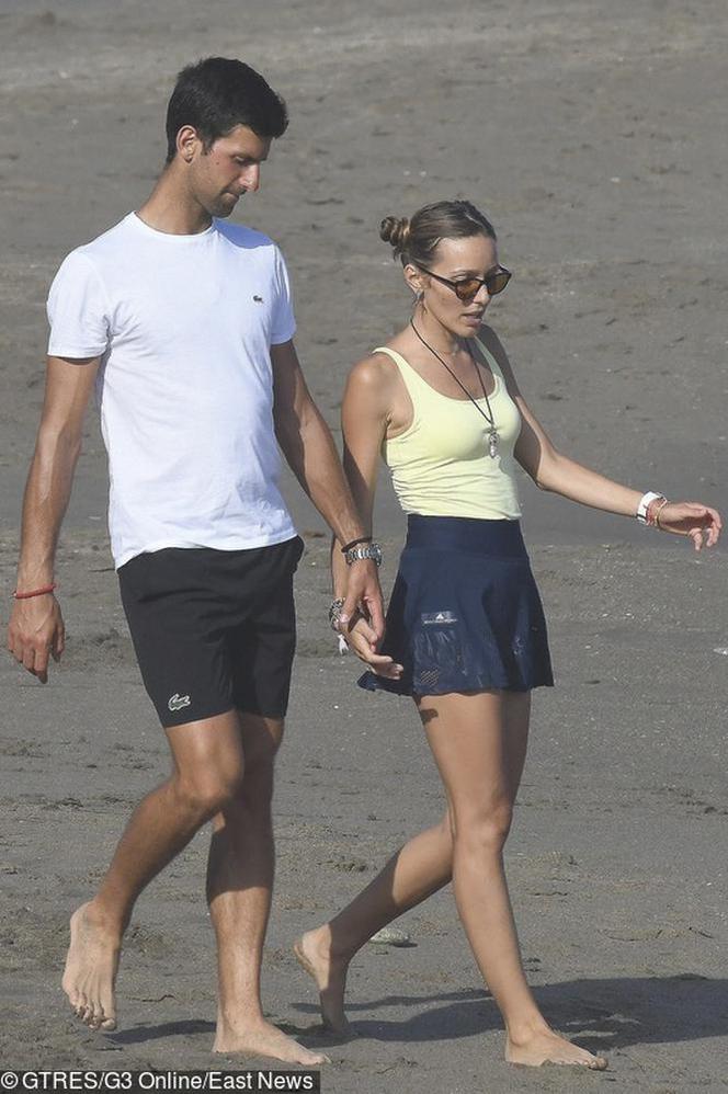 Novak Djoković na plaży z żoną Jeleną
