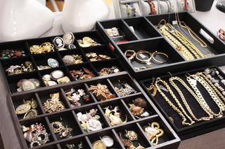 Niezły lumpeks ponownie w BWA. Do kupienia były cudeńka [ZDJĘCIA]