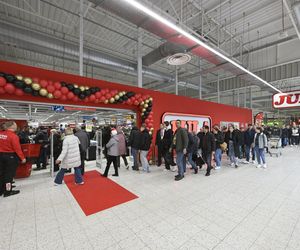 Wielkie otwarcie sklepu szwedzkiego giganta w Warszawie. Były gigantyczne promocje i długie kolejki