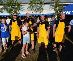 W konkursie na najlepsze pierogi w powiecie Siedleckim w 2025 roku zwyciężył męski zespół KGW „Sami Swoi” z Kotunia! 