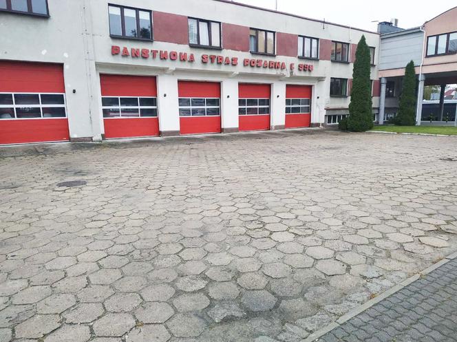 Nowa nawierzchnia asfaltowa przed komendą iławskiej straży pożarnej