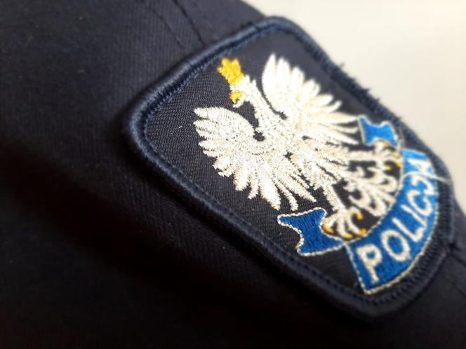 Kompletnie pijana matka opiekowała się dwójką dzieci. Była tak pijana, że aż zasłabła z nadmiaru alkoholu