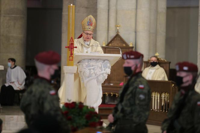 Pogrzeb Krzysztofa Krawczyka. Nabożeństwo żałobne w łódzkiej archikatedrze