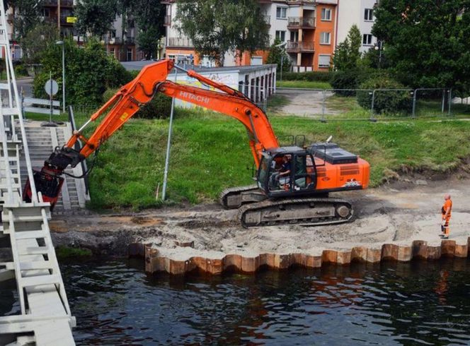 Tak się zmieniają bulwary nad Brdą w Bydgoszczy. Powstanie miejsce do cumowania łodzi i taras widokowy