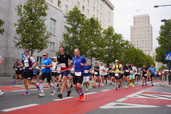 Uczestnicy Maratonu Warszawskiego 2025