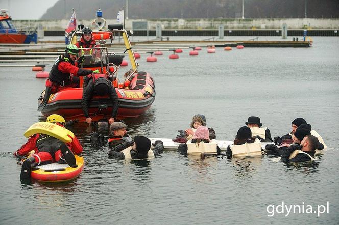 Nietypowy test w Gdyni! Odbyli symulacje akcji ratunkowej rozbitków z „Titanica"