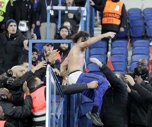 Zadyma na meczu PSG - Bayern. Bójka pseudokibiców z Niemiec z policją, ostre starcia na trybunach