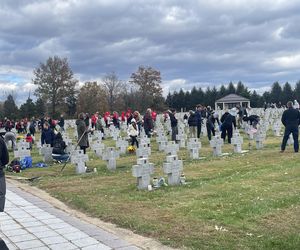 Takich tłumów na cmentarzu w Amerykańskiej Częstochowie jeszcze nie było. „Najważniejsza jest pamięć”