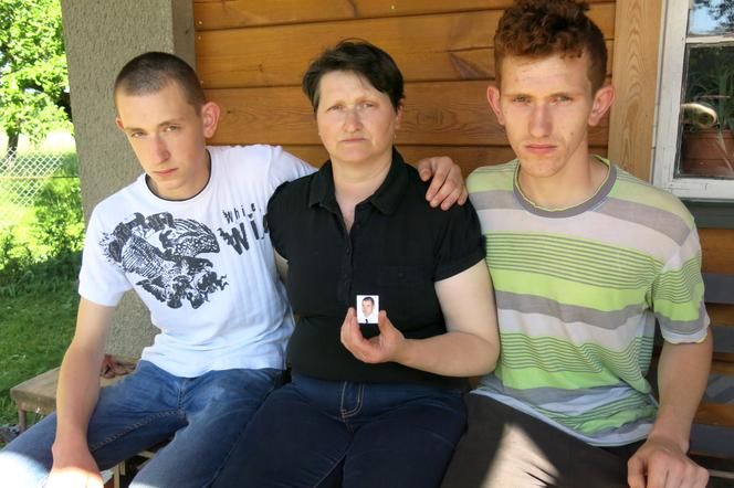 Mama i bracia Mikołaja rozpaczają po jego tragicznej śmierci