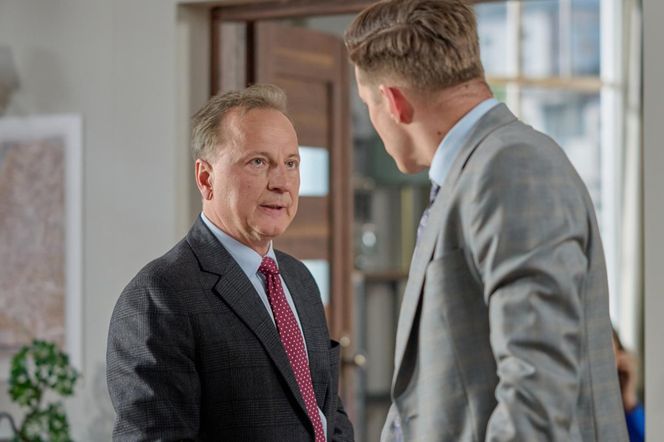 Na Wspólnej odc. 4079. Darek Żbik (Michał Mikołajczak), Andrzej Zakościelny (Dariusz Niebudek)