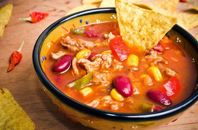 Rozgrzewająca zupa meksykańska - przepis Ewy Wachowicz