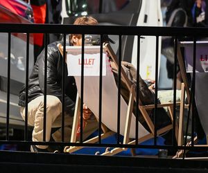 Maciej Musiał całował ukochaną na balkonie