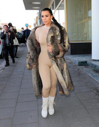 Kim Kardashian w ciuchach Kanye Westa