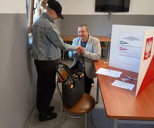 Powiedziała „tak” przy urnie wyborczej!