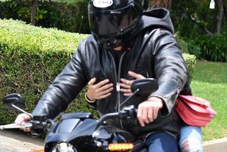 Ben Affleck i Ana de Armas na Harleyu