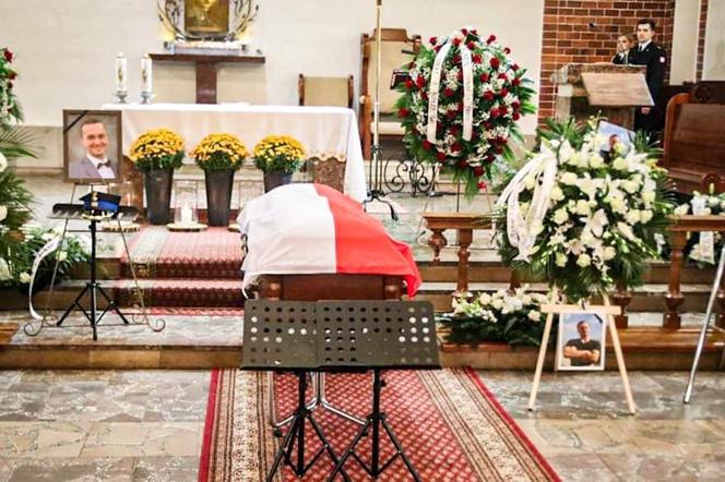 Pogrzeb Bartosza Błyskala. Strażak-nurek zginął podczas poszukiwań Grzegorza Borysa w Gdyni