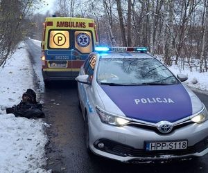 Nastolatek spadł z urwiska i całą noc przeleżał w zaspie. Trafił do szpitala