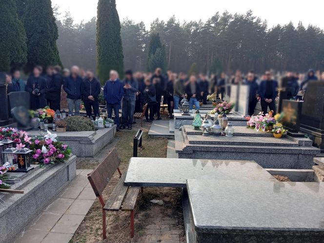 Pogrzeb Krzysztofa Kononowicza w Białymstoku. Fani pożegnali legendę internetu