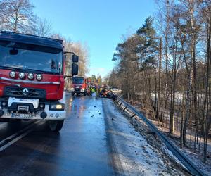 Trudne warunki na warmińsko-mazurskich drogach. W Mrągowie doszło do wypadku [ZDJĘCIA]