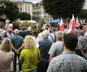 Manifestacja pod hasłem Sto nielegalnej imigracji w Lesznie