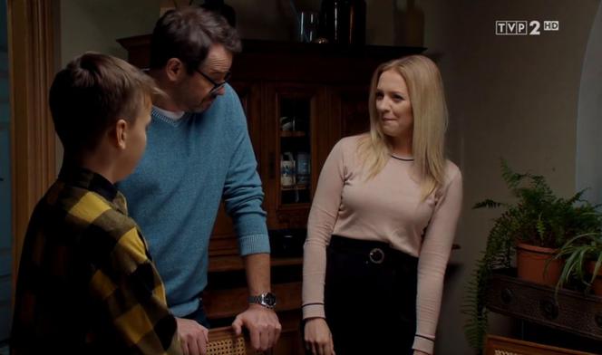 M jak miłość, odcinek 1514. Michał (Paweł Deląg), Joasia (Barbara Kurdej-Szatan), Wojtek (Feliks Matecki)