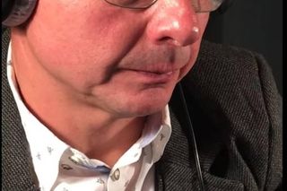 Jego głos znają fani Kuchennych rewolucji. Tak wygląda lektor z programu Magdy Gessler 