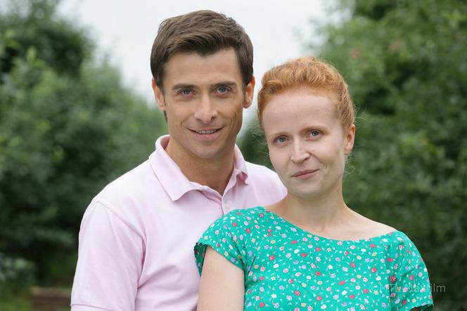M jak MIŁOŚĆ, odc. 956. Ewa Kolęda (Dominika Kluźniak) i Marek Mostowiak (Kacper Kuszewski)