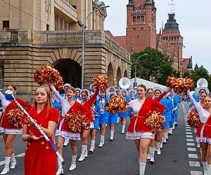 Przemarsz orkiestr dętych podczas finału TTSR 2024