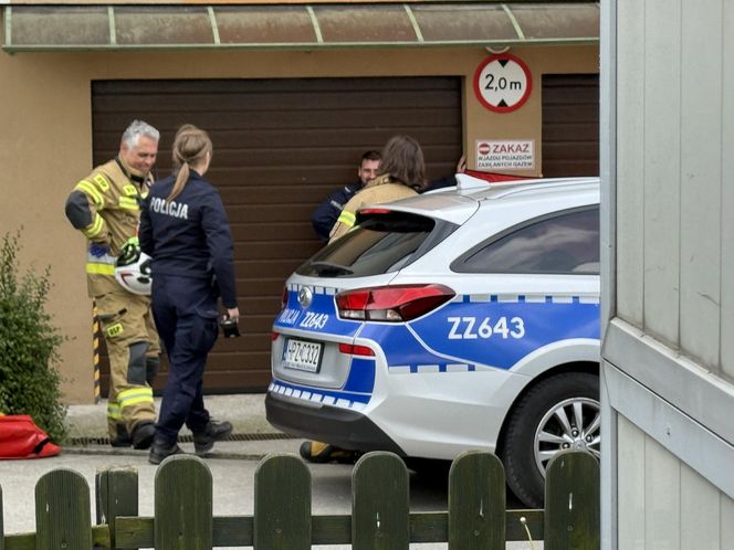 Tragedia w Ząbkach. Ciało kobiety leżało na chodniku. Na miejscu policja