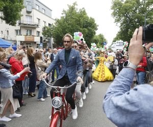 Święto Saskiej Kępy 2025. Kto szedł w paradzie na Francuskiej