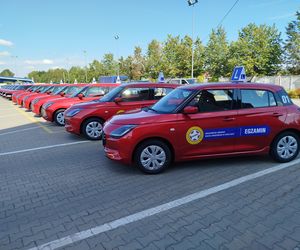Siedlecki WORD wymienił starą flotę pojazdów egzaminacyjnych na nowe samochody marki Suzuki Swift