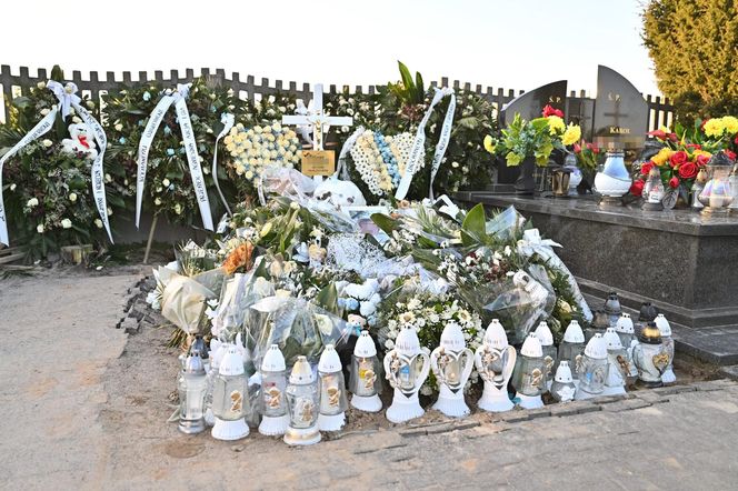 Oliwierek powiększył grono aniołków. Jego grób przykryła kołderka z białych róż