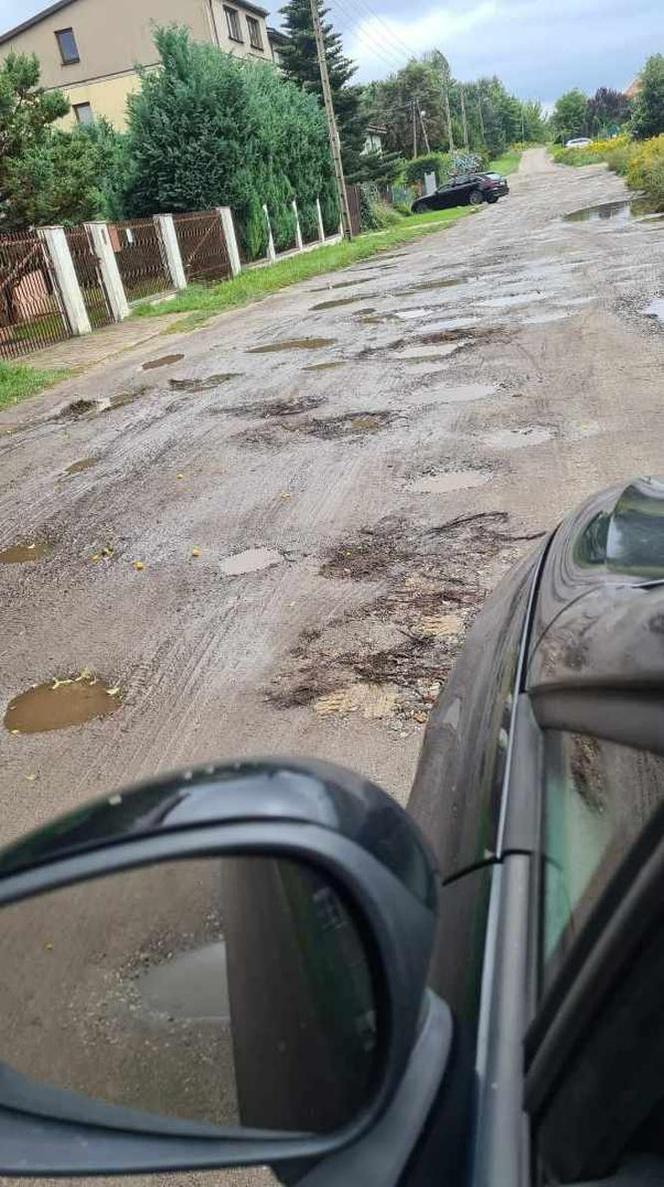 Fatalny stan dróg na Sikawie. Mieszkańcy nie mogą się doczekać remontu