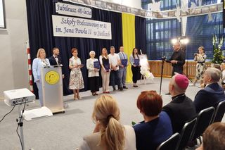 Jubileusz 40-lecia połączony był ze świętem szkoły, ponieważ obchodzi ona również 28. rocznicę nadania imienia.