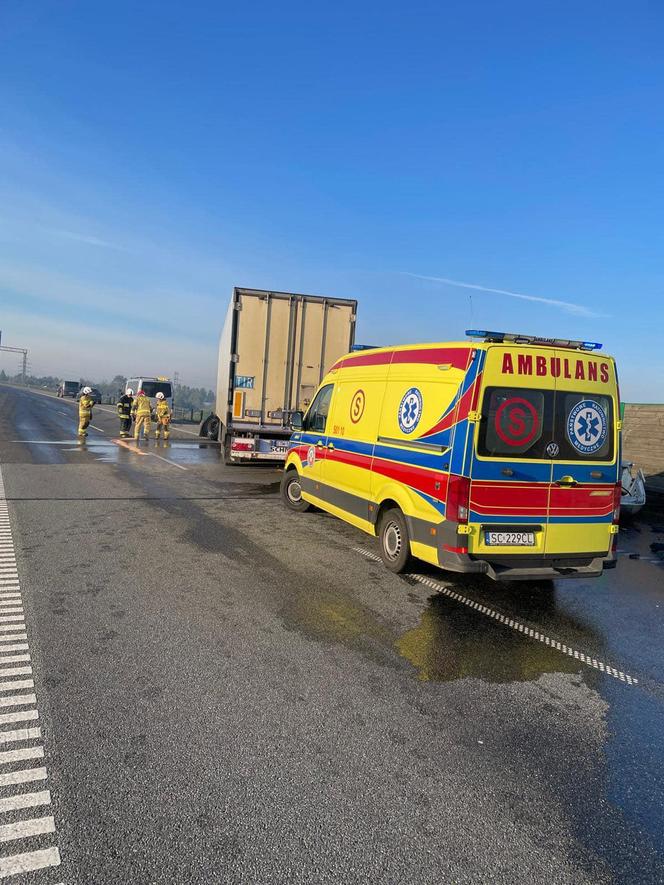 Śląskie: Wypadek na A1. Kobieta trafiła do szpitala. Gigantyczny korek